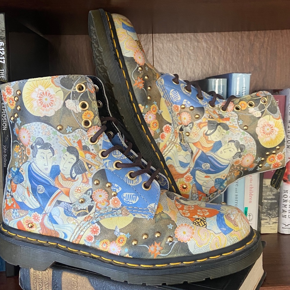 RARE! Dr. Martens 1460 Pascal Eastern Art Backhand Leather Boots Women's Size 9 - Picture 14 of 16